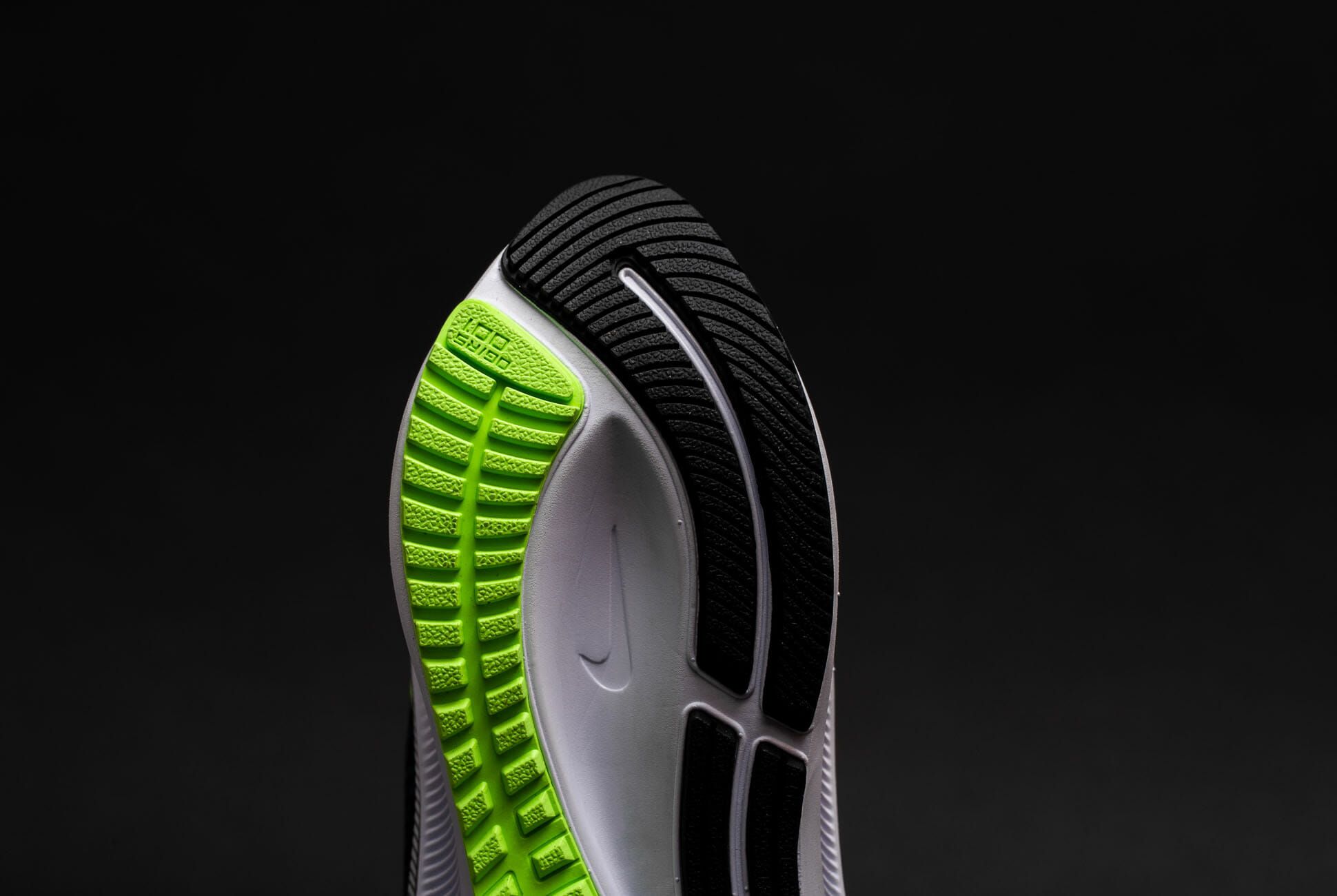 nike pegasus carbon plate