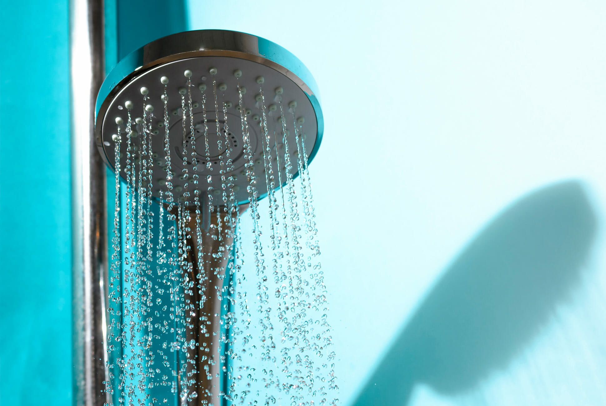 According to Experts, You&#39;re Showering All Wrong