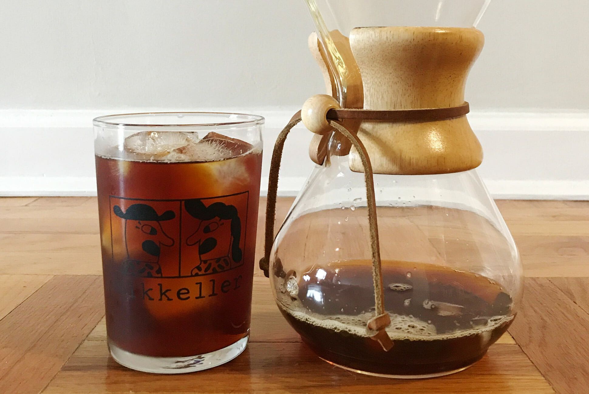 Starbucks Cold Iced Coffee Brew Pour Over Carafe & Filter Set