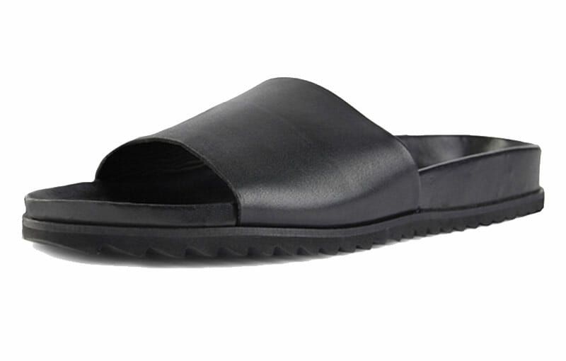 19 Great Slides to Wear This Summer