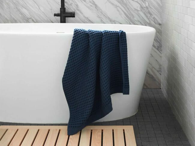 Best Wooden Bath Mats 2020 - Stylish Bath Mats Made of Wooden