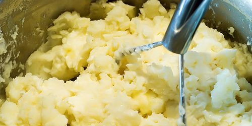 10 Kesalahan Ini Membuat Mashed Potatomu Menjadi Gagal
