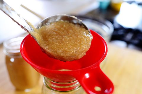 Pioneer Womens Simple Applesauce : How To Make Instant Pot Applesauce - An apple pie with a crispy, crumbly topping and a big drizzle of gooey caramel sauce!