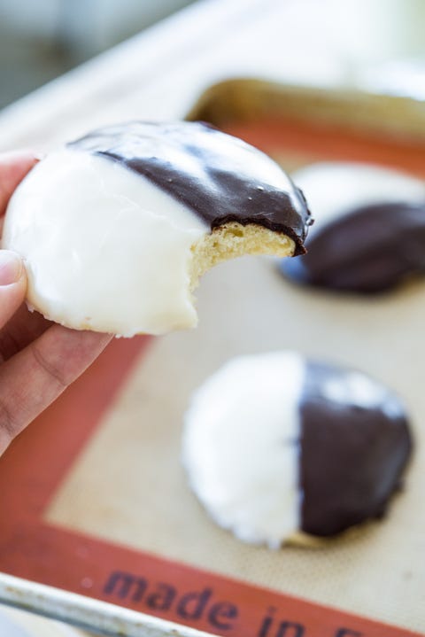 Galletas blancas y negras