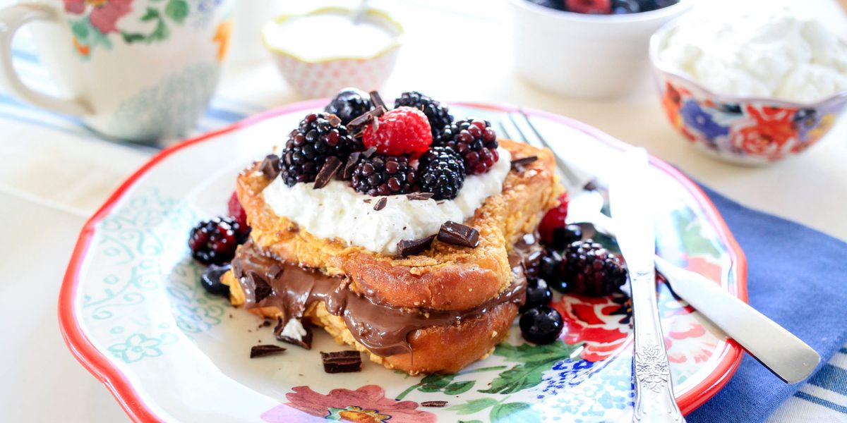 Nutella Stuffed Crunchy French Toast With Berries
