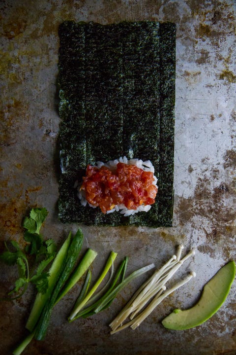 Sådan laver du Spicy Tuna Handrolls