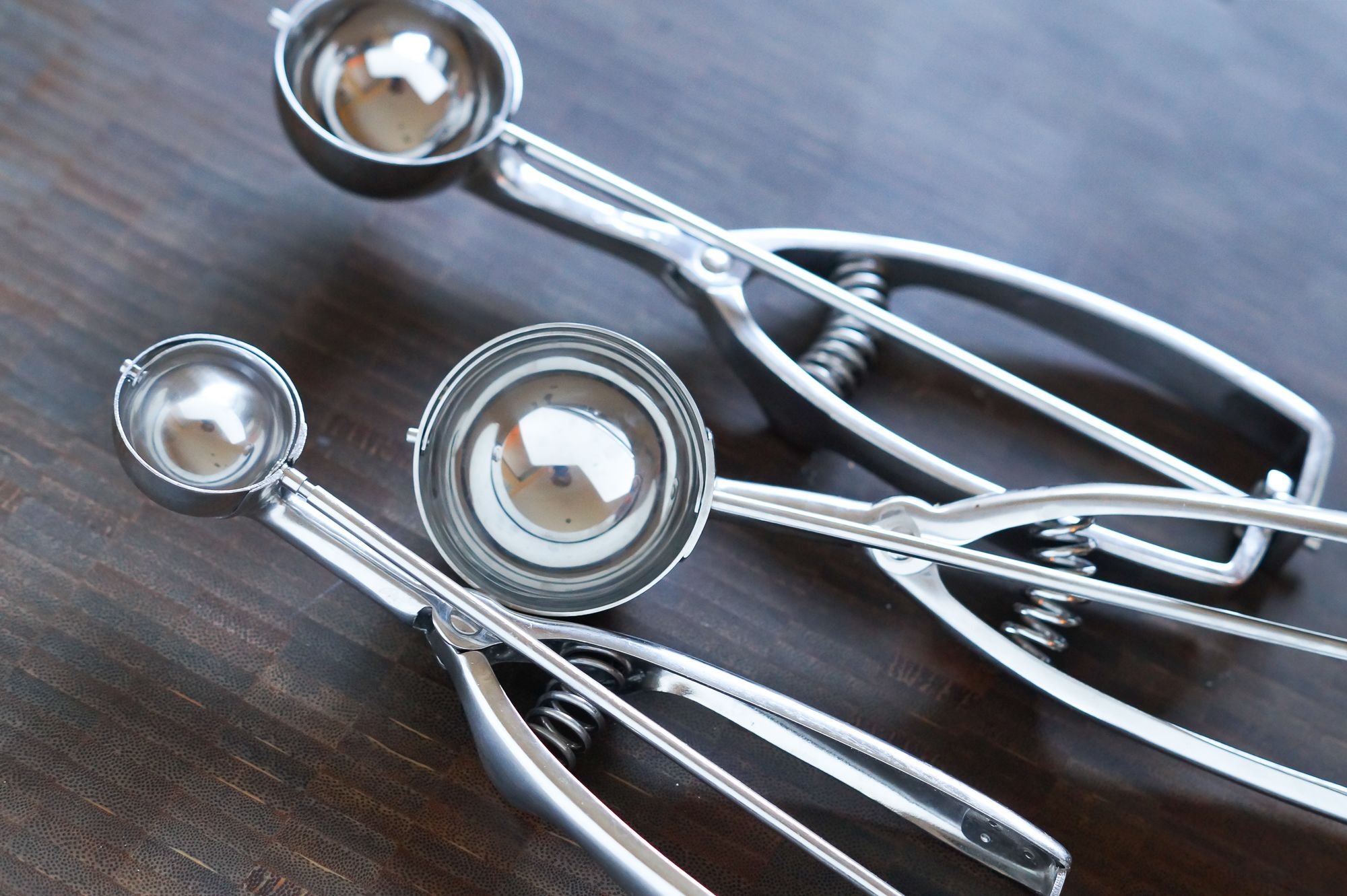 2 tablespoon ice cream scoop