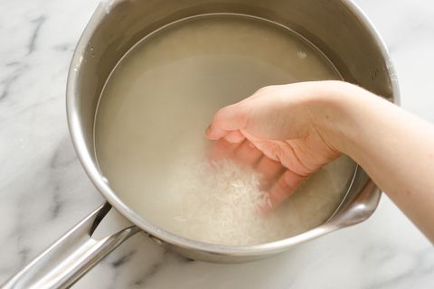 Wie man Reis ohne Reiskocher kocht