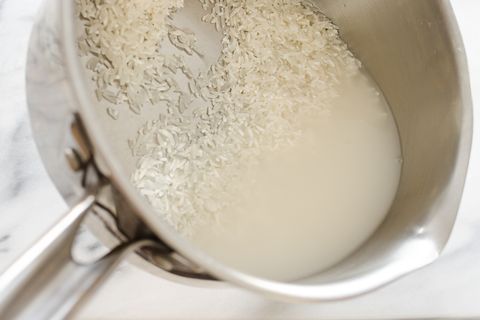 hoe rijst koken zonder een rijstkoker
