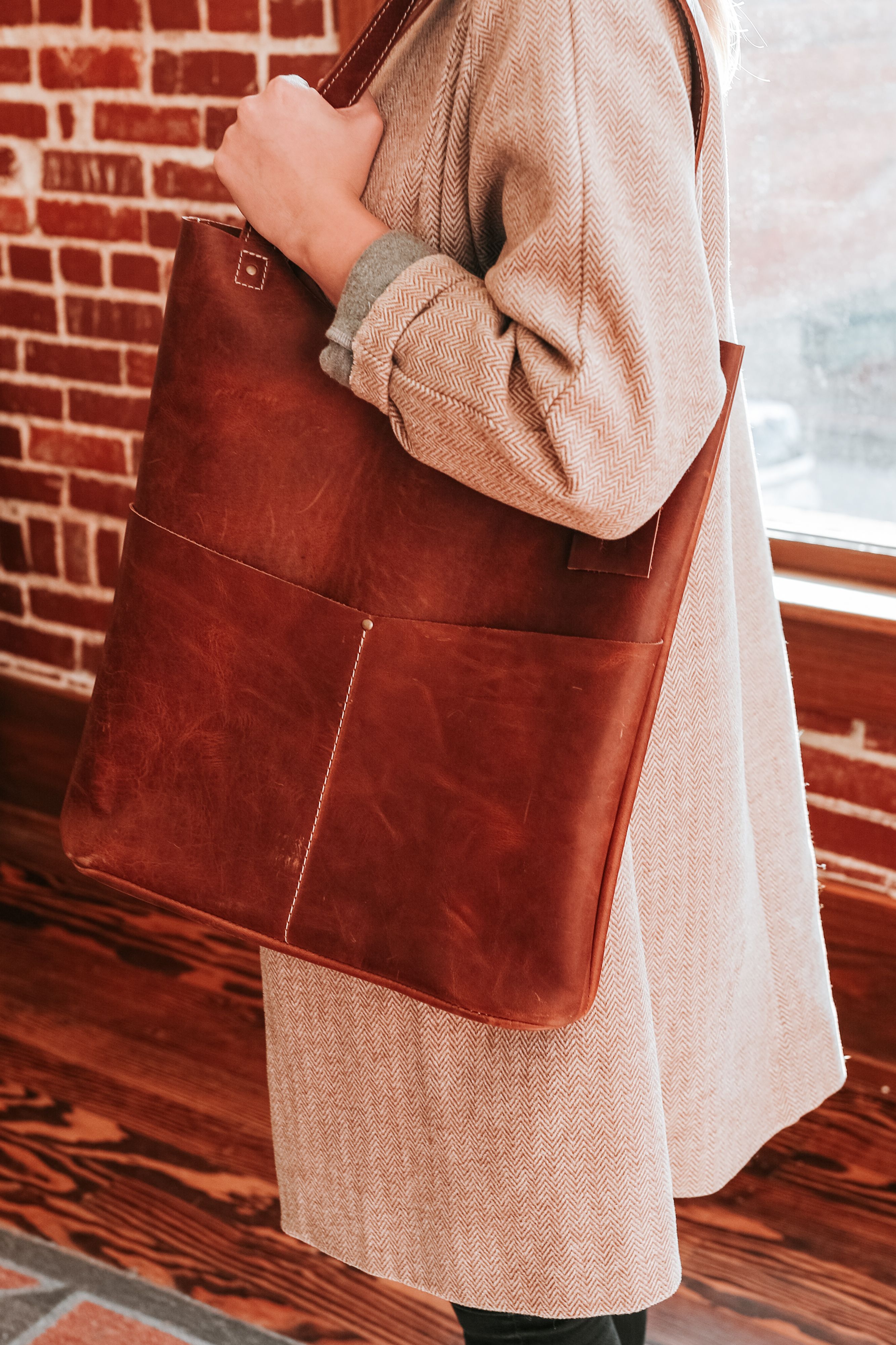 pioneer woman leather tote