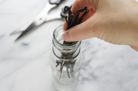 How to Make Vanilla Extract 09