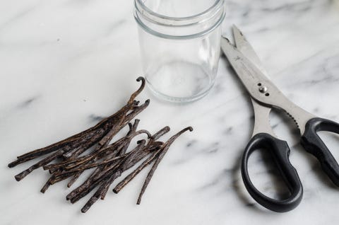 How to Make Vanilla Extract 11