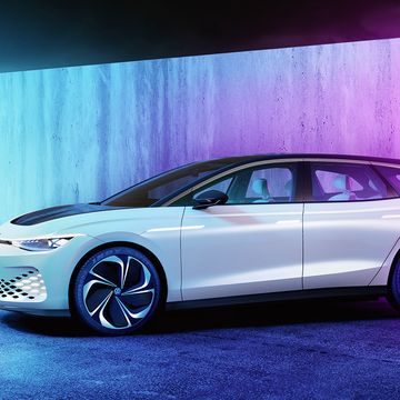 VW unveiled the&nbsp;2019 ID. Space Vizzion concept, previewing a production electric model.
