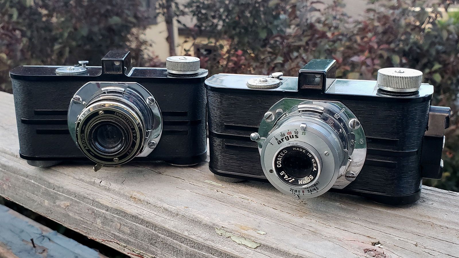 REPAIR ARGUS A 1930s 35MM CAMERA BEING SOLD AS-IS FOR PARTS OR SHELF SITTING 