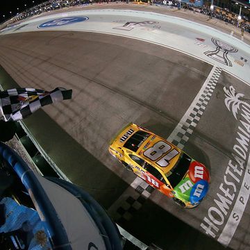 Kyle Busch won for the first time since June Sunday night,&nbsp;securing his second Cup title.
