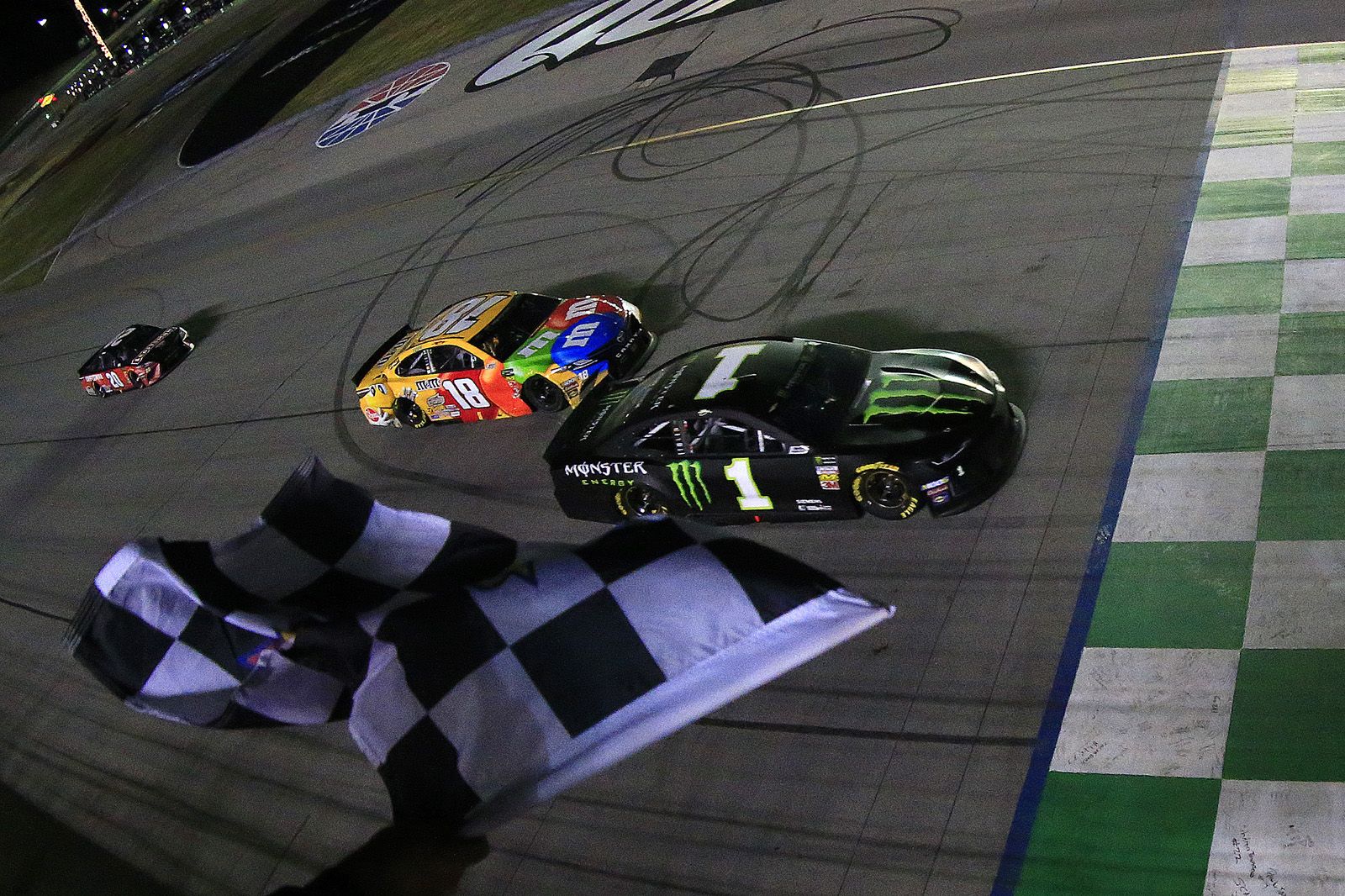 Nascar Kentucky Cup Race Results Kurt Busch Wins Thrilling Battle Of The Brothers In Overtime