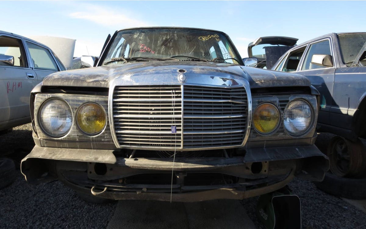 junkyard treasure 1985 mercedes benz 300d turbodiesel 1985 mercedes benz 300d turbodiesel