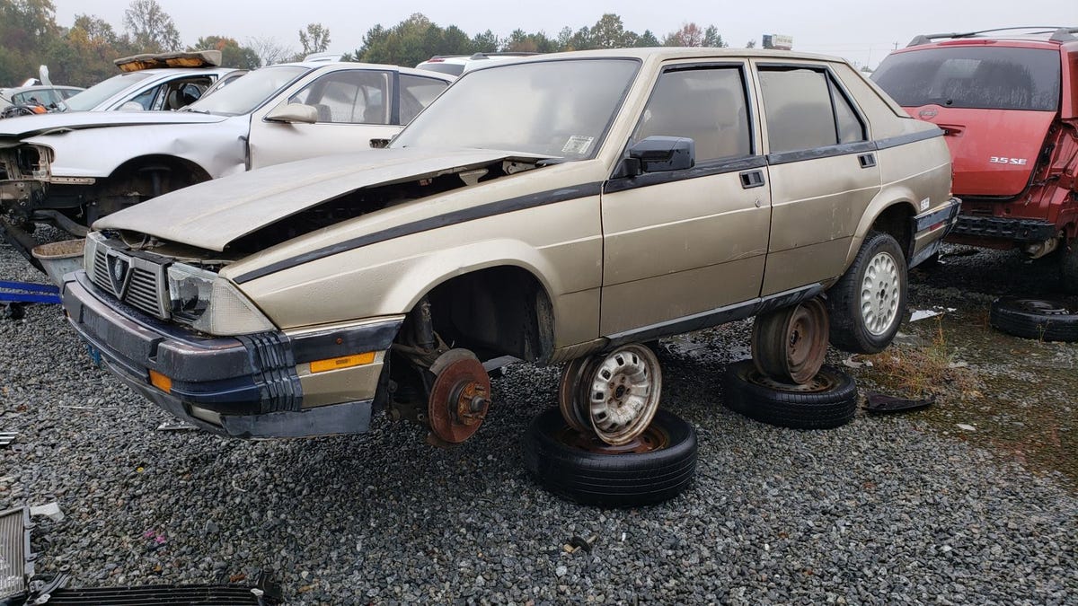 Junkyard Treasure: 1987 Alfa Romeo Milano