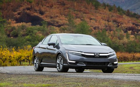 The Honda Clarity Plug-In Hybrid Electric Vehicle (PHEV) completes the triumvirate of Honda alternative energy all in one car. Honda now has electric, hydrogen and hybrid versions of the Clarity, and is therefore ready for whatever the future demands.
