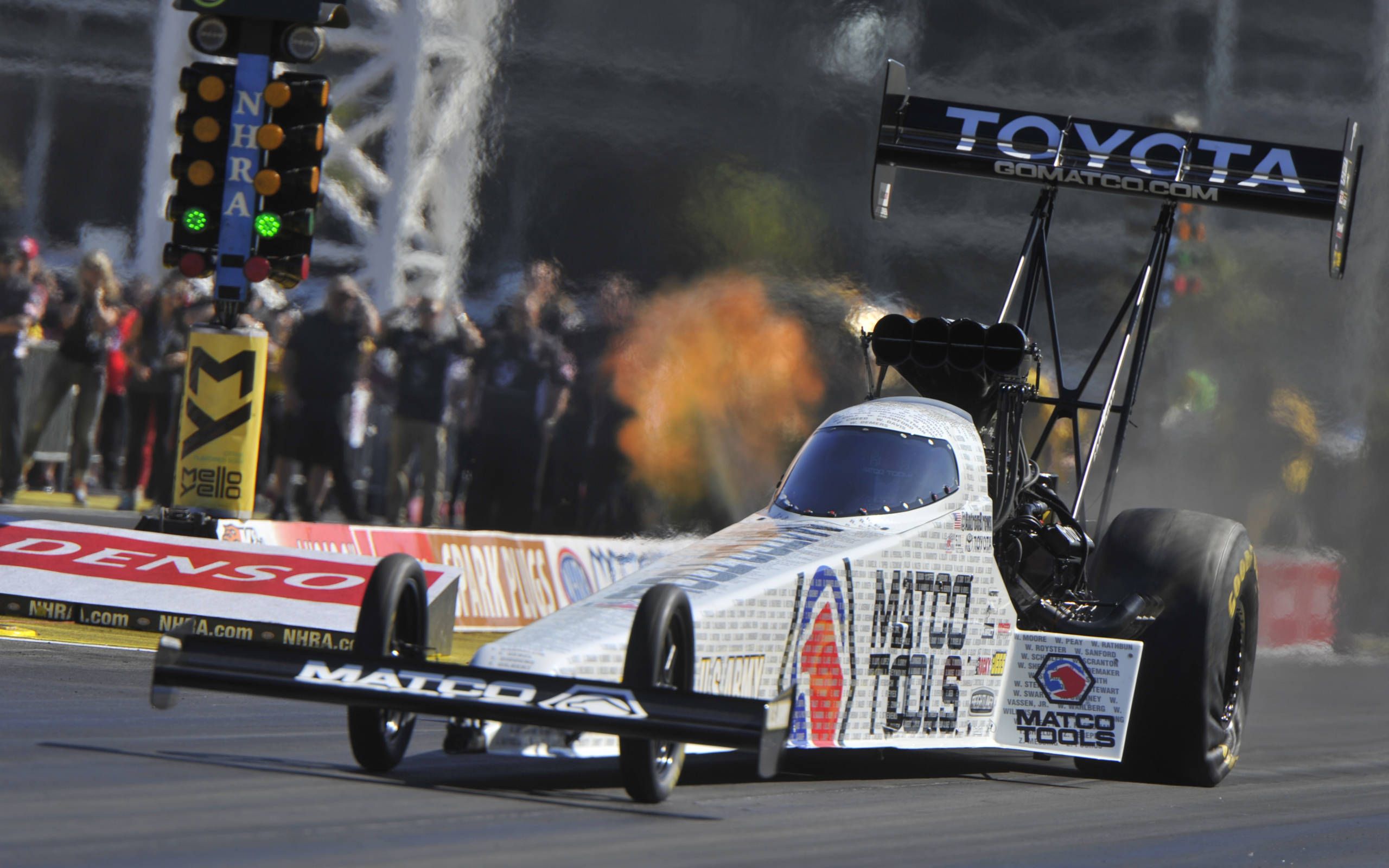 Antron Brown Wins NHRA Top Fuel Final In Las Vegas