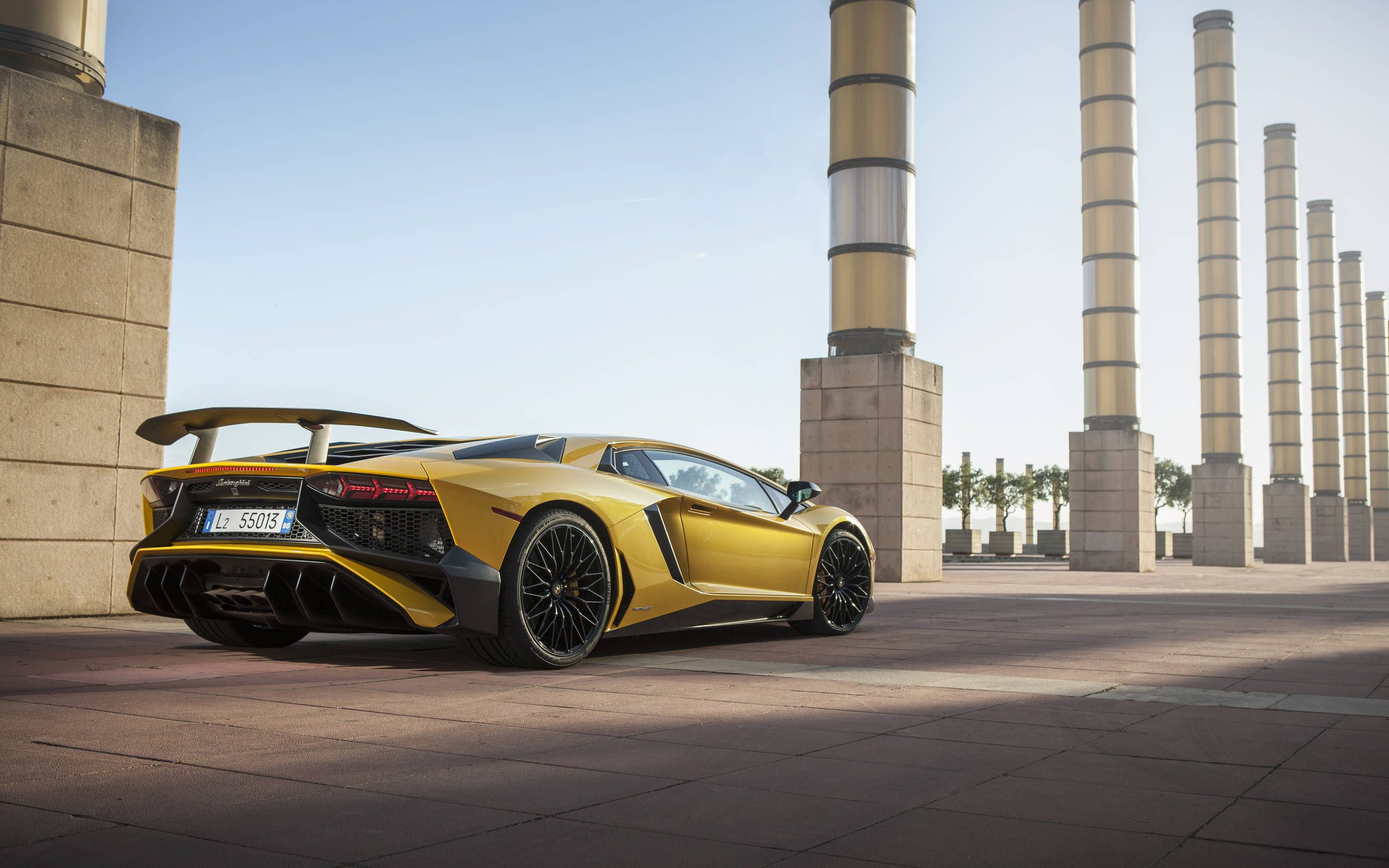 Gallery: 2016 Lamborghini Aventador SV