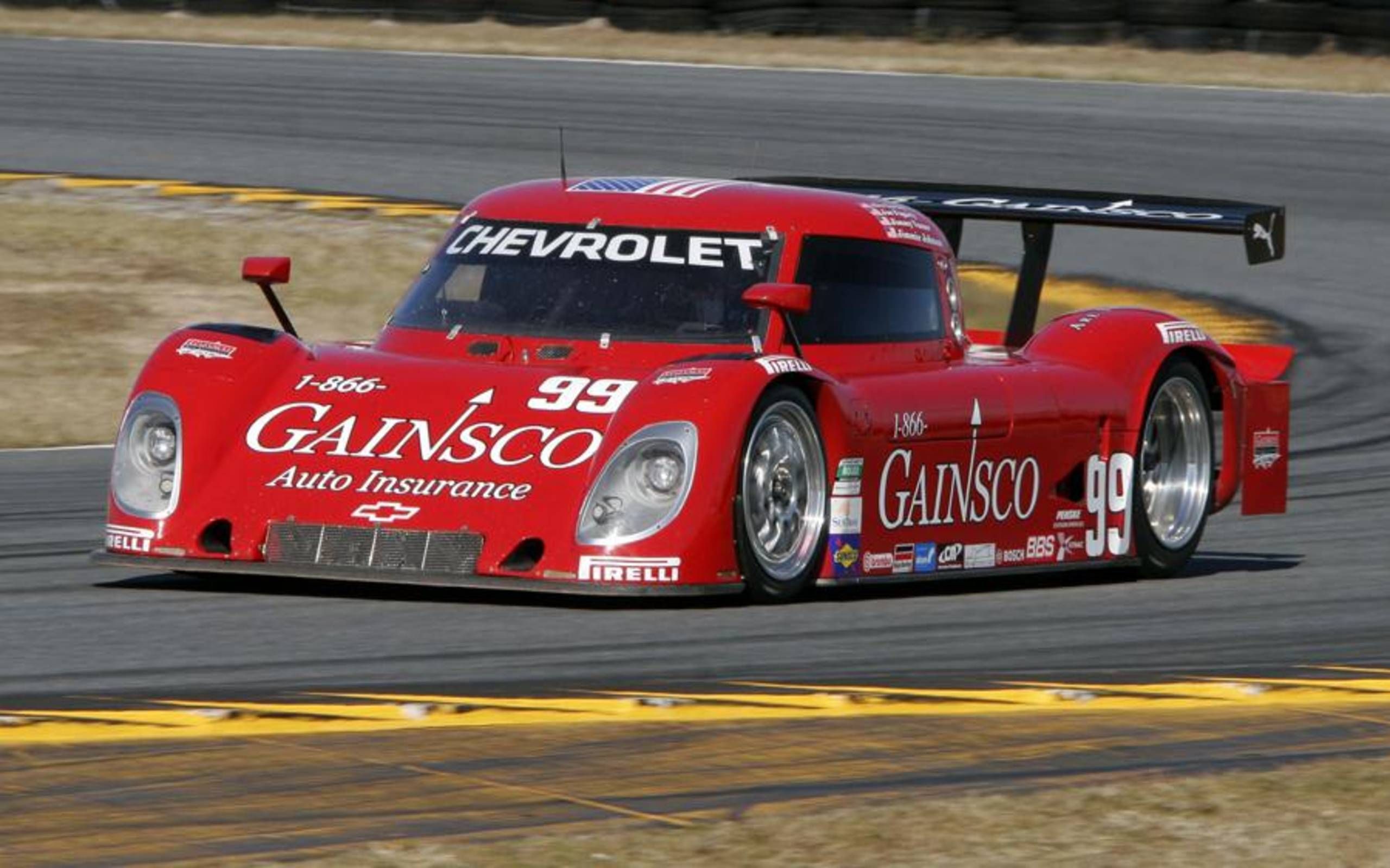 Jimmie Johnson totals Daytona prototype in Rolex 24 practice