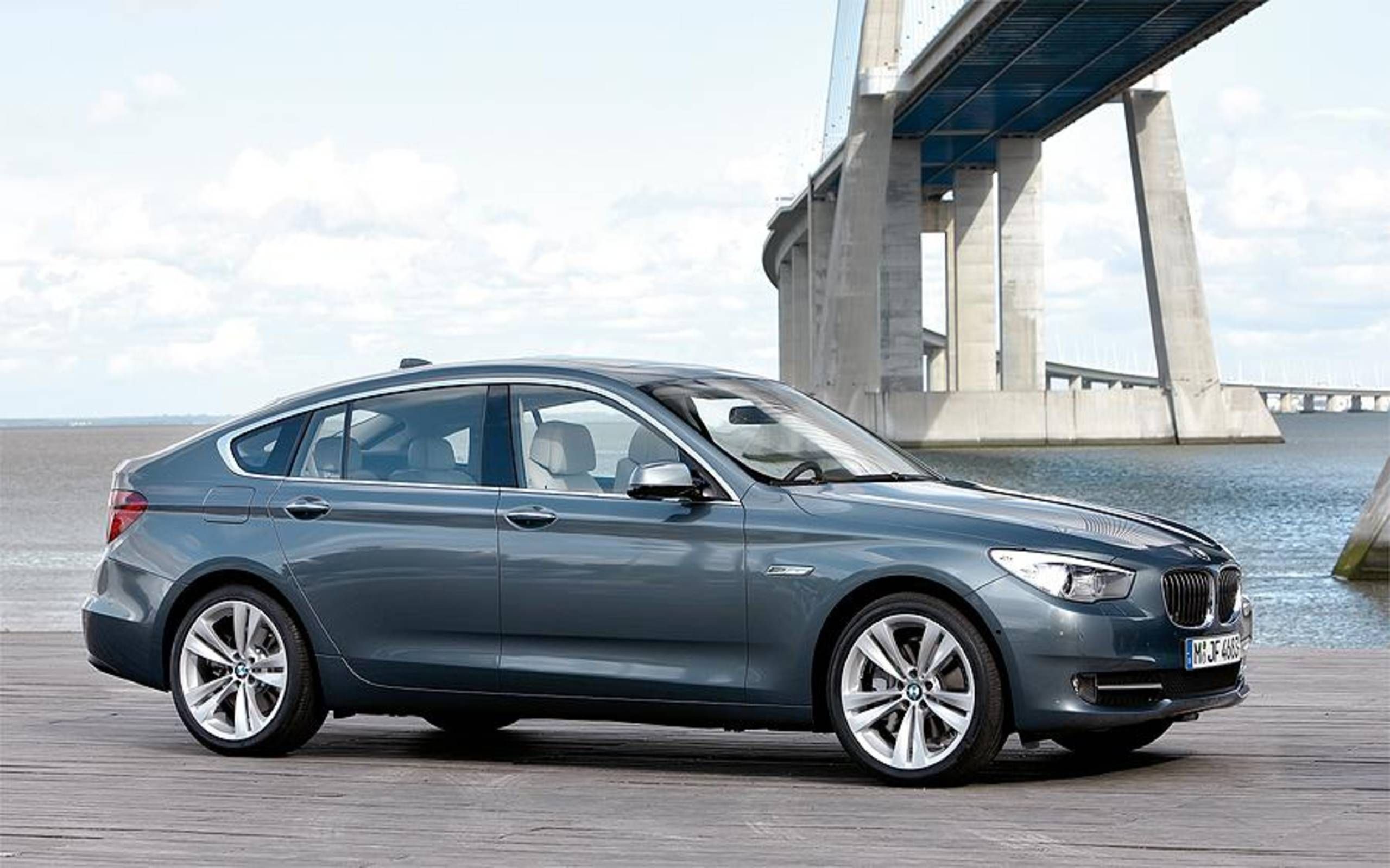 BMW5シリーズ　225/55R17×4 楽天市場】【取付対象】225/55R17 スタッドレスタイヤ ホイール4