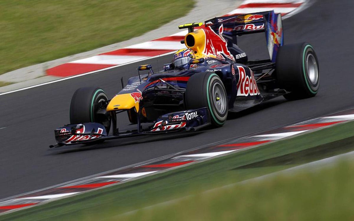 Mark Webber dominates Hungarian Grand Prix