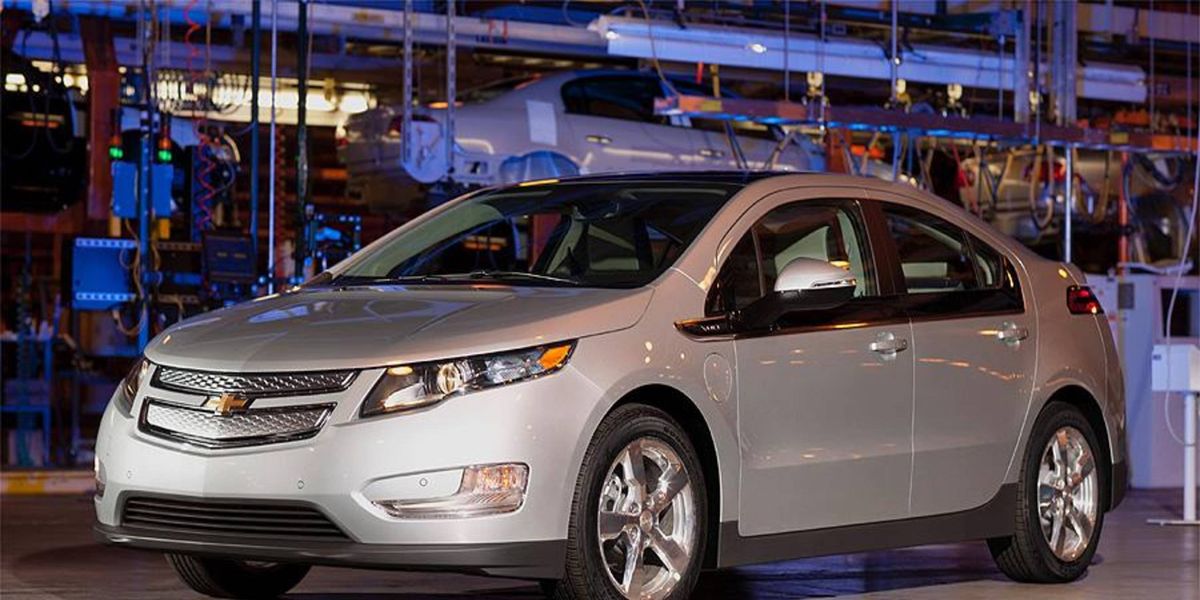 Amped Up! GM to hire 1,000 engineers and researchers for electric cars
