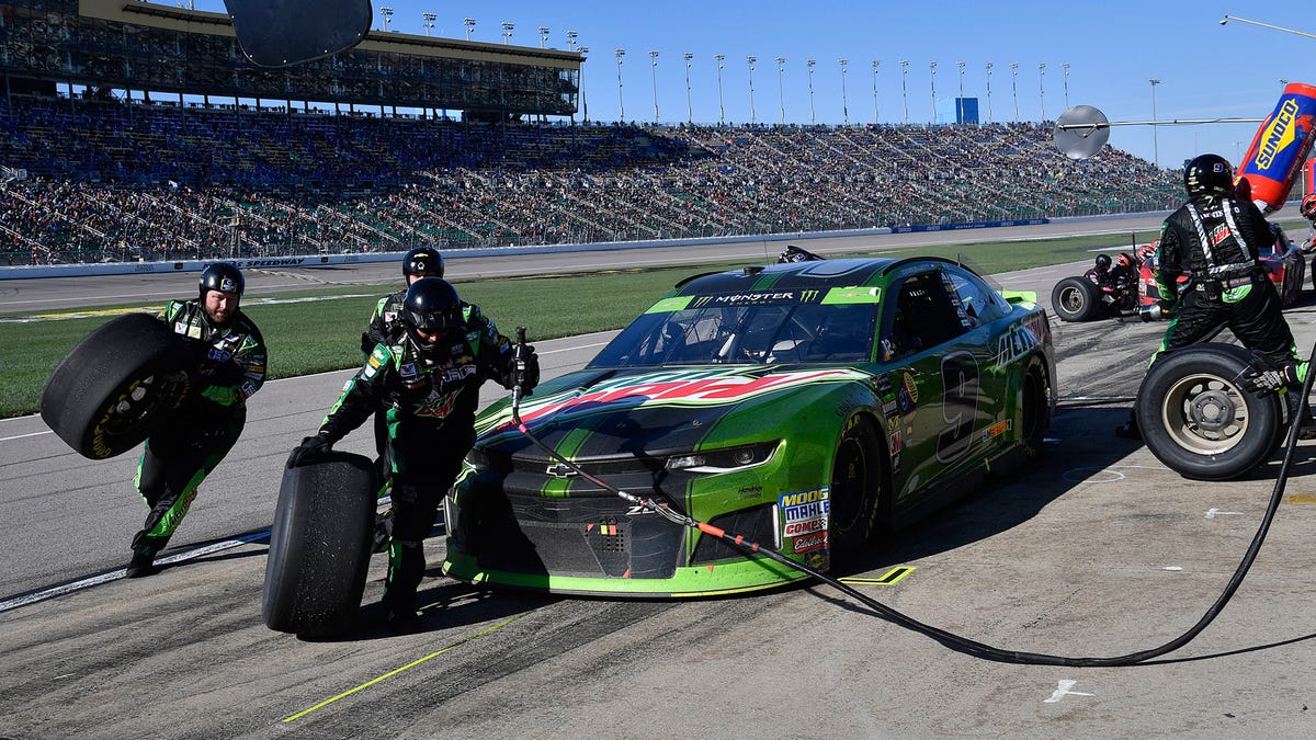 NASCAR, eBay team up to help NASCAR Foundation's children's charity effort