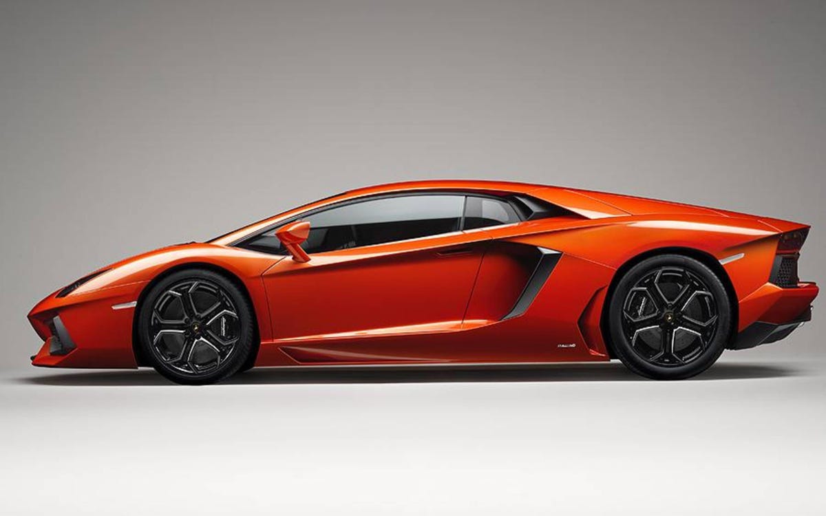 More Lamborghini Aventador video goodness: Roman holiday