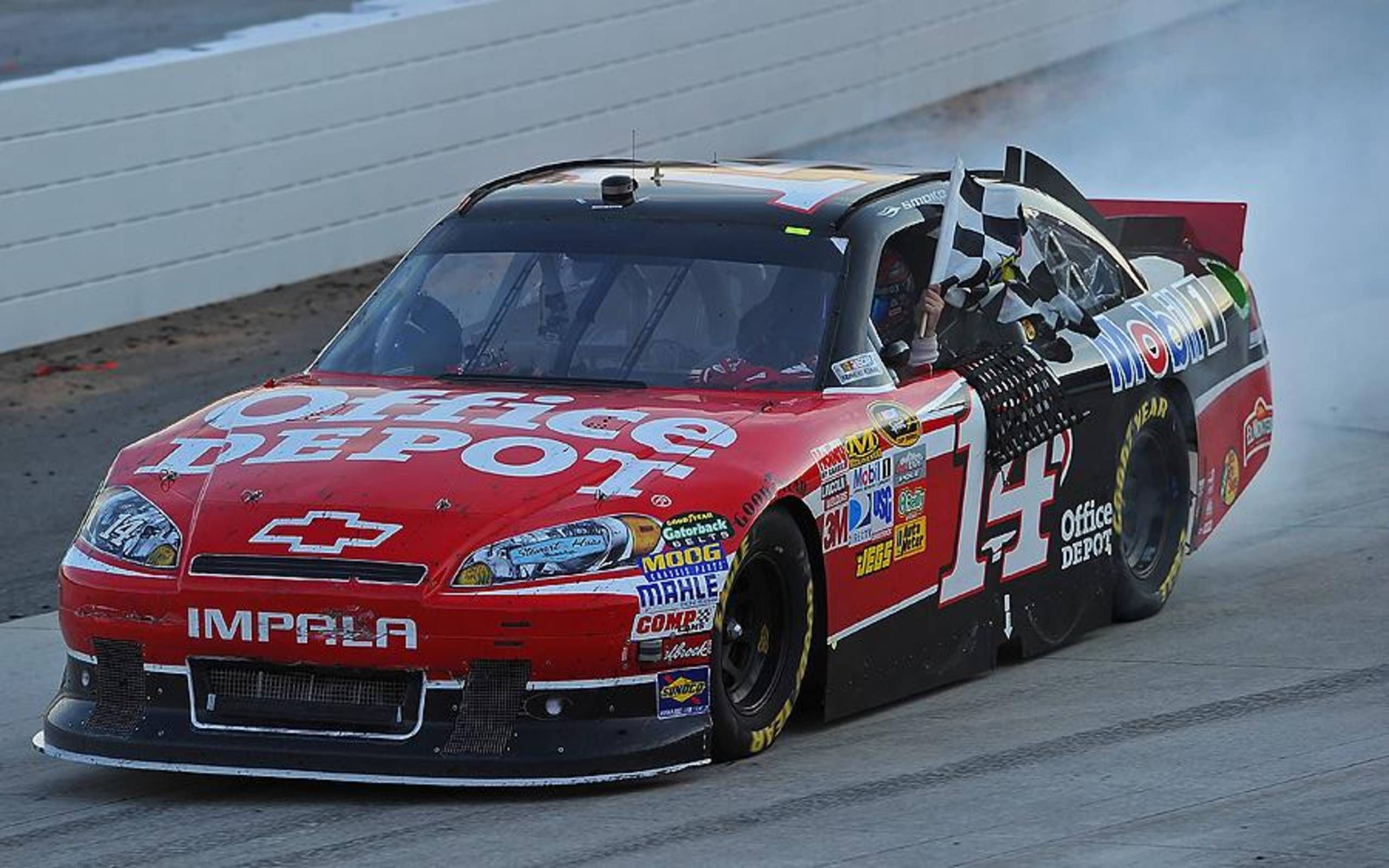 NASCAR: Office Depot, Tony Stewart partner for charity auction