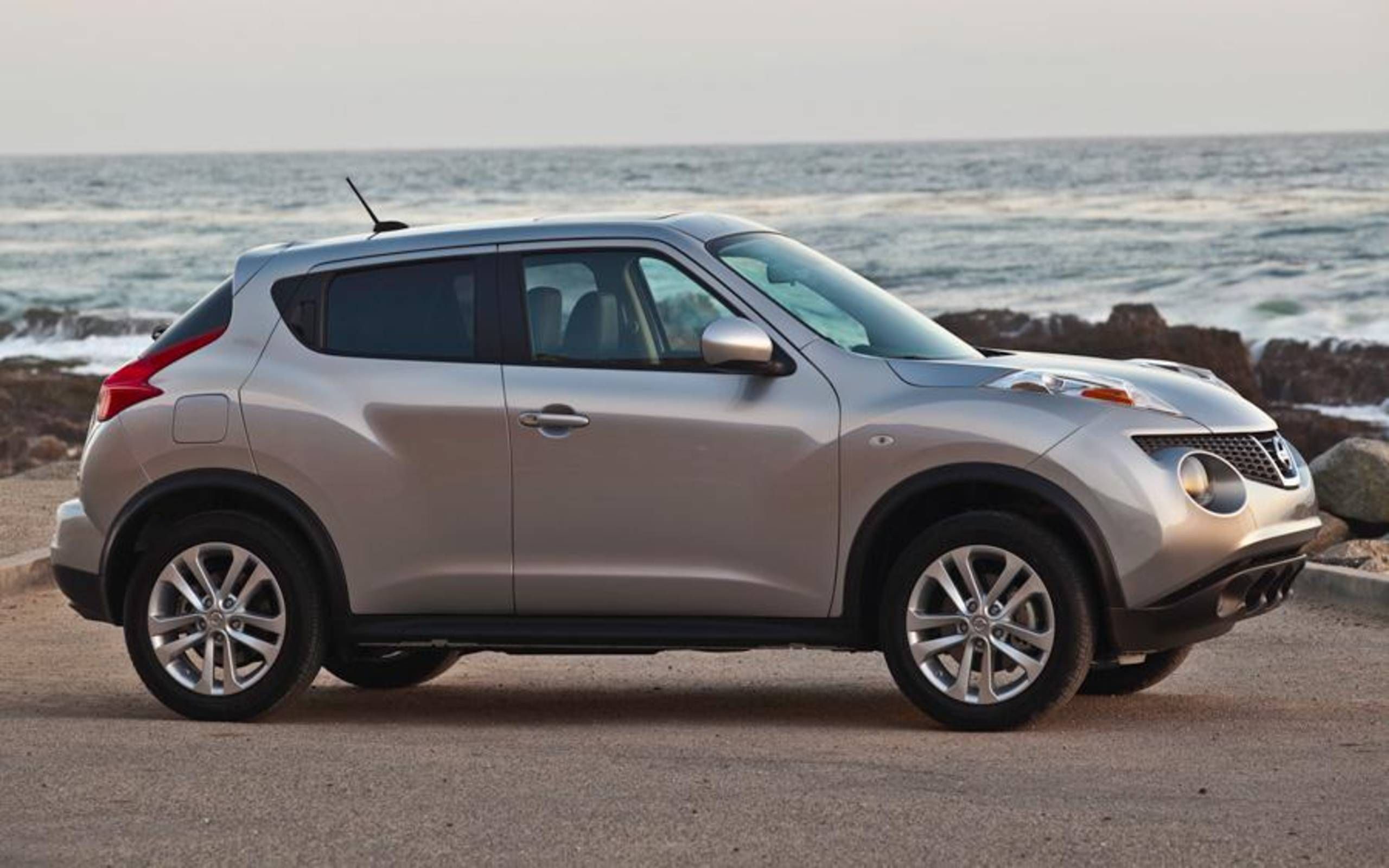 2011 Nissan Juke SV: Review notes: Funky and fun helps make up for