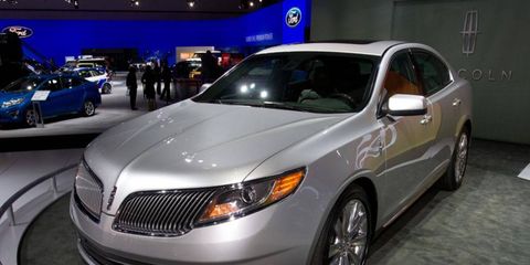 2013 Lincoln MKS debuted at the Los Angeles Auto Show this week