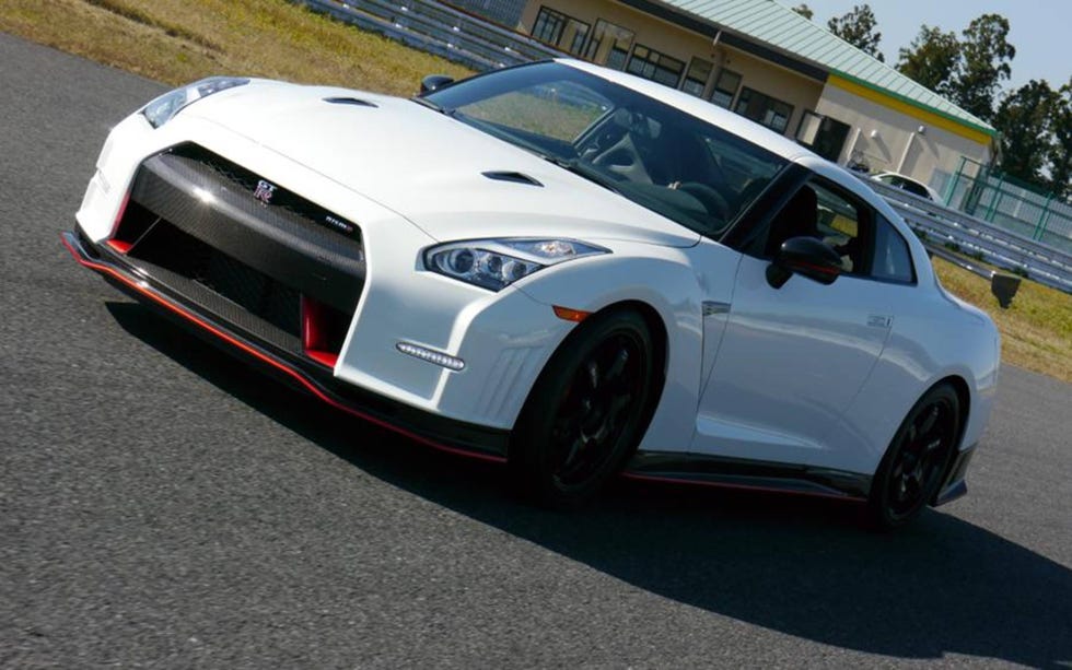 Nissan shocks with electric GT-R concept at Tokyo auto show