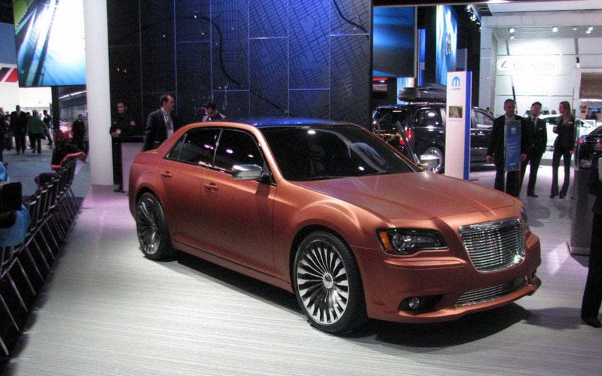 Chrysler 300 pays homage to turbine car: Special concept shows up in ...