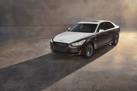 Genesis again partnered with Vanity Fair magazine on special edition sedans for Oscar presenters and nominees.