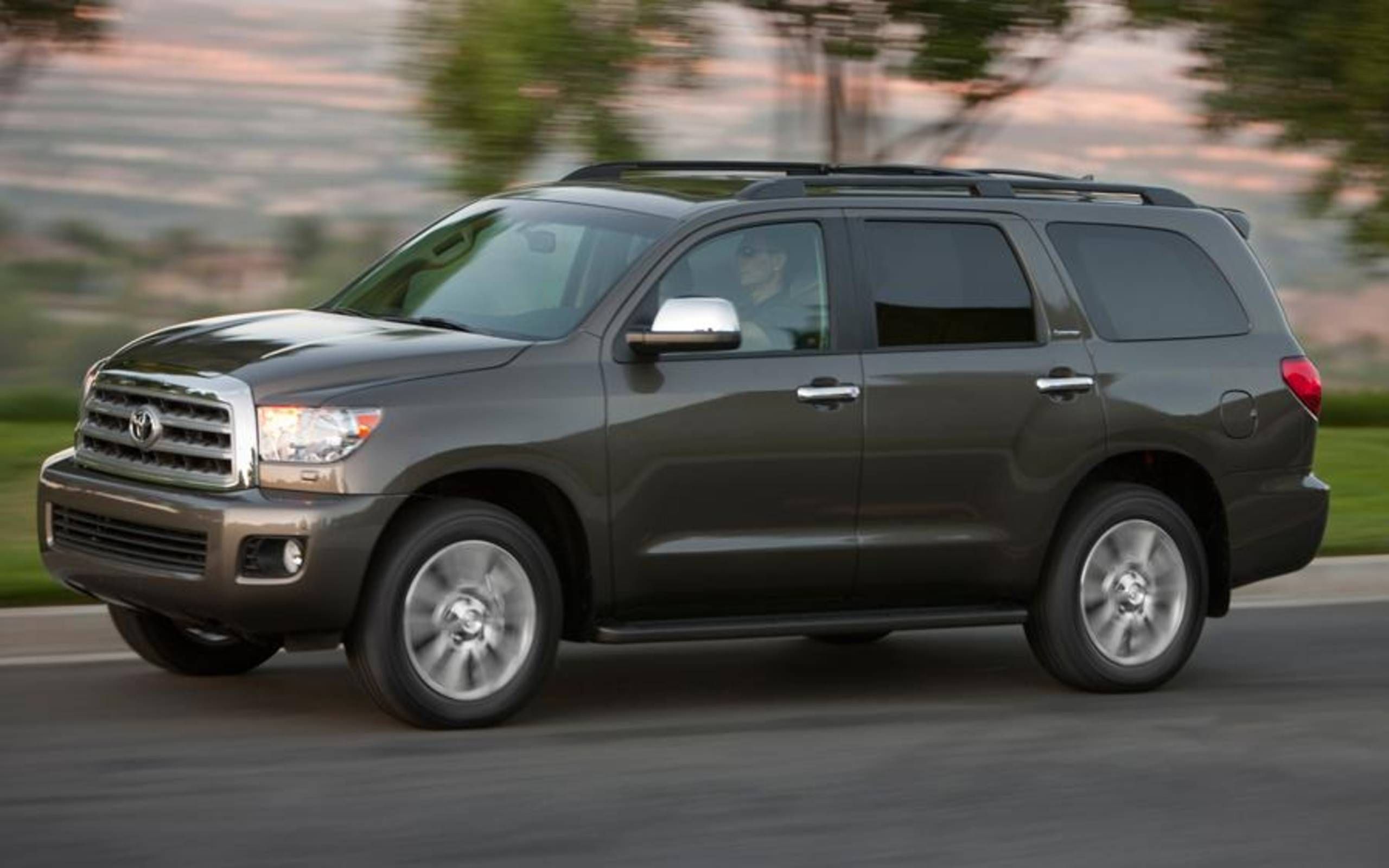 Toyota Sequoia 2016 черный