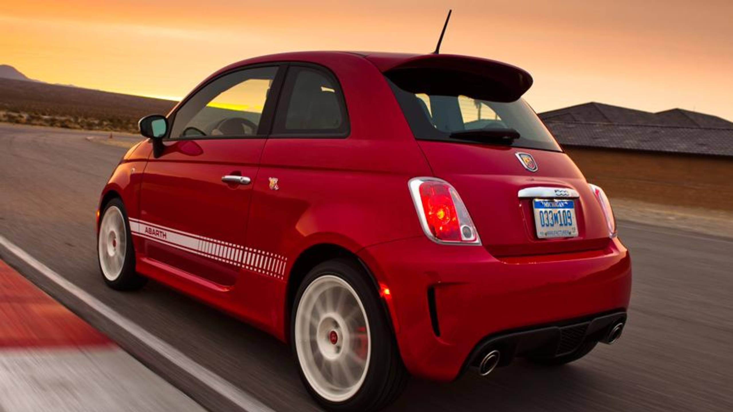2012 Fiat 500 Abarth: Drive review with video