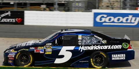 Kasey Kahne and Kevin Harvick will lead the field Sunday in Martinsville for the Sprint Cup race. Kahne took the pole, while Harvick came in second.