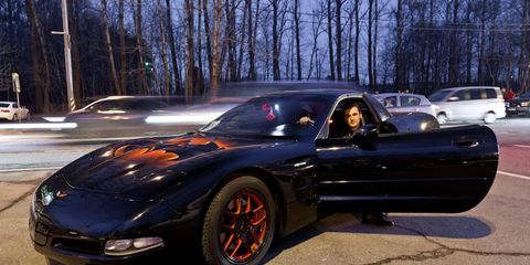 A Chevrolet Corvette Z06 owner nicknamed "Jimmy Guitar" showing off his ride on the streets of Moscow.
