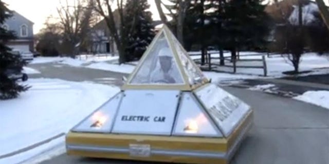 автомобиль пирамида