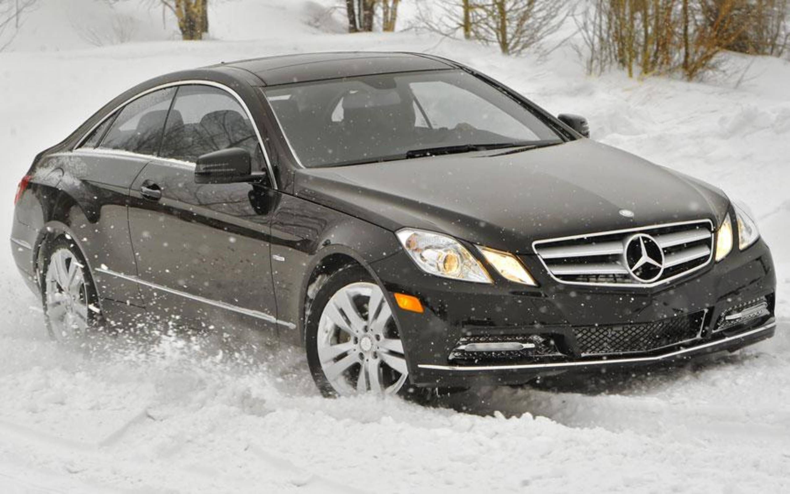 Е зим. Mercedes 4matic. Мерседес 4 матик. Мерседес 350 4matic. Мерседес е 350 4 matic.