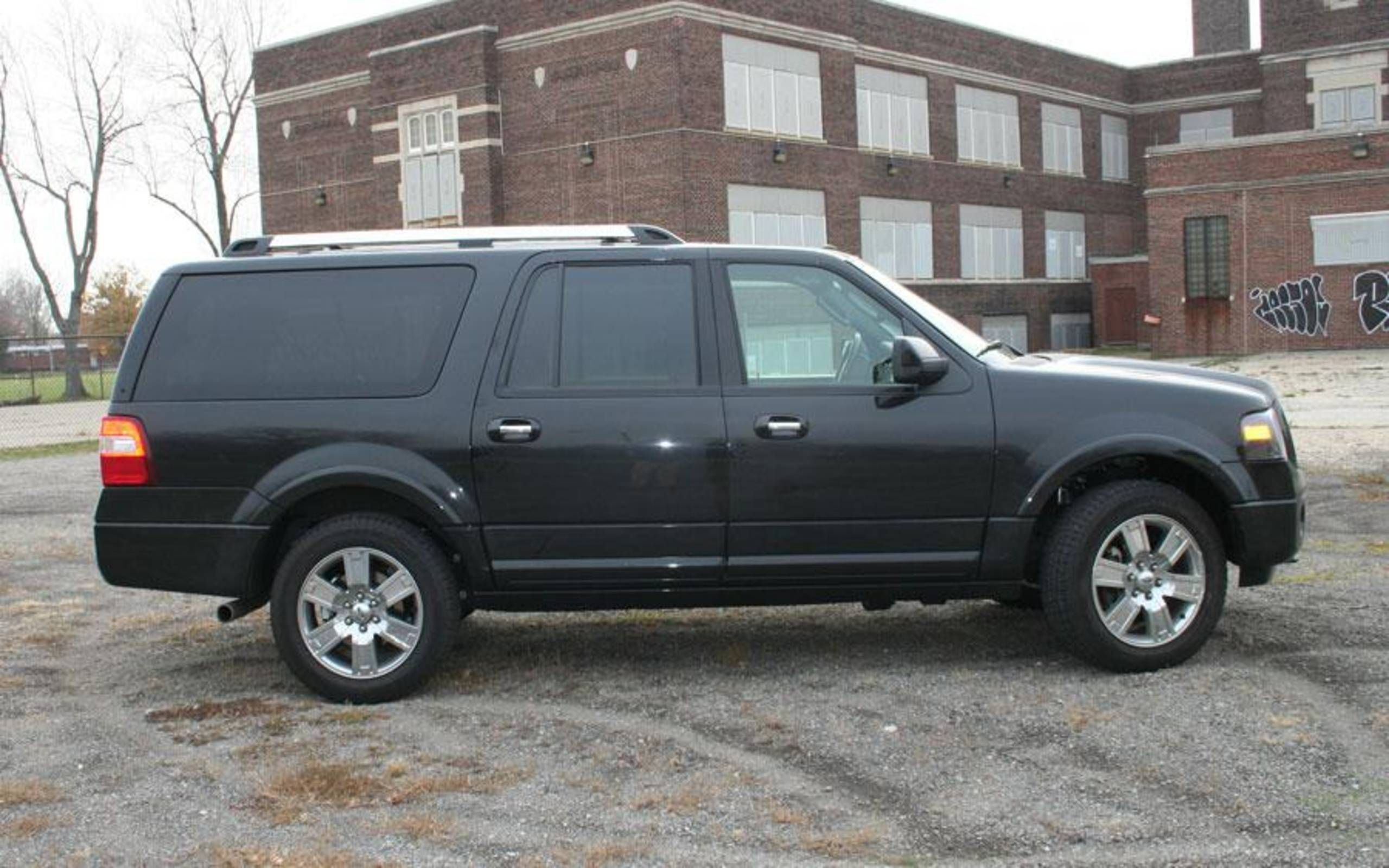 The 2010 Ford Expedition Limited EL, an AutoWeek Drivers Log