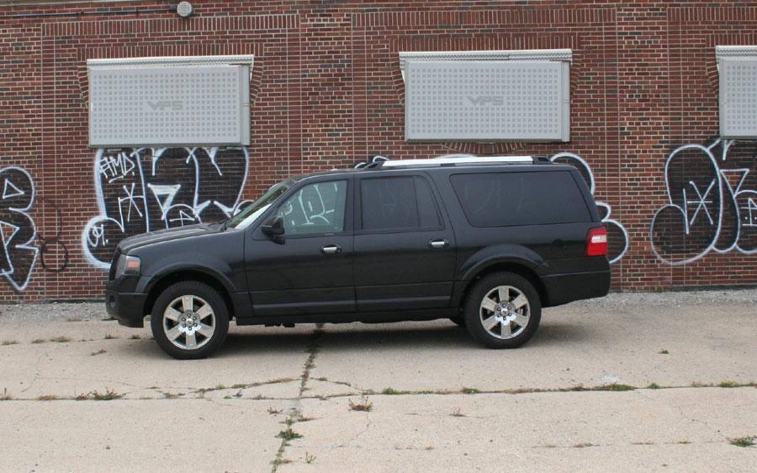 The 2010 Ford Expedition Limited EL, an AutoWeek Drivers Log