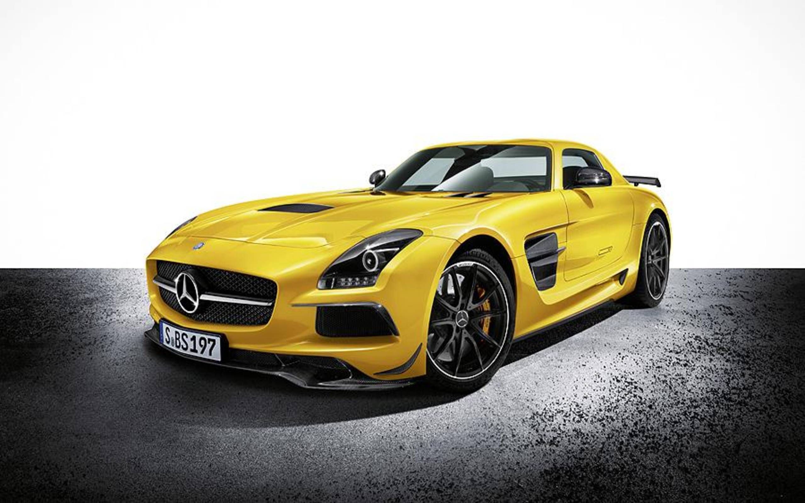 Roadfly.com - Mercedes-Benz SLS AMG GT3 debut at New York