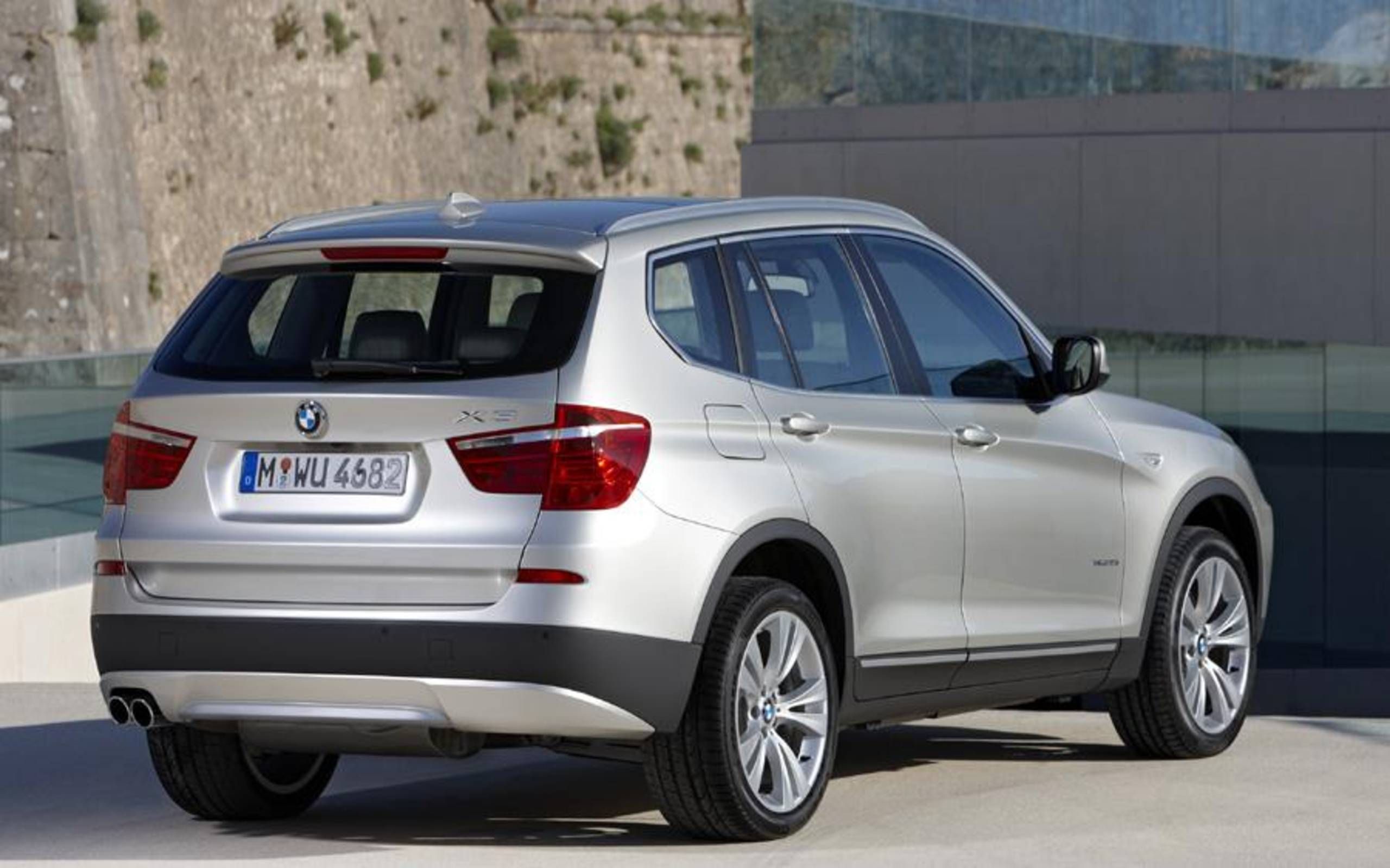 2011 BMW X3 xDrive35i: Review notes: BMW's small SUV is now a complete  package