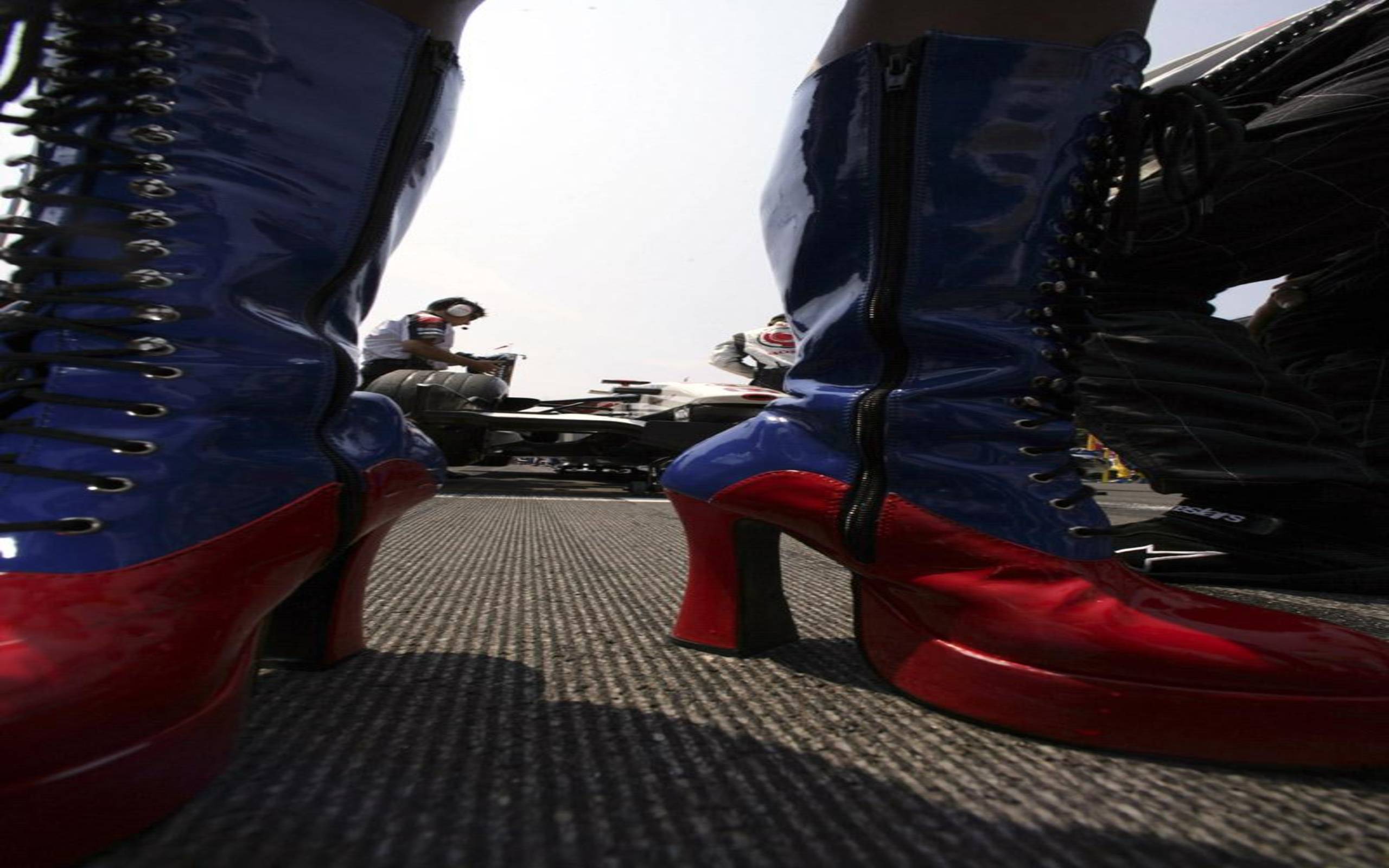 Grid Girls In Boots