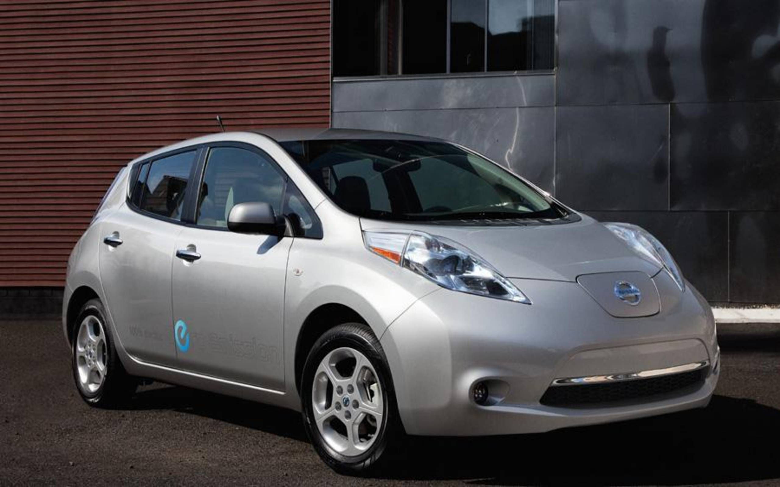 2011 nissan leaf electric