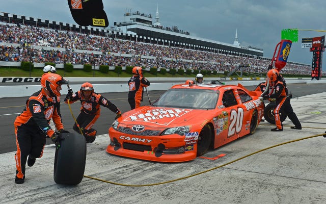 Widow of fan killed by lightning strike suing NASCAR and Pocono Raceway